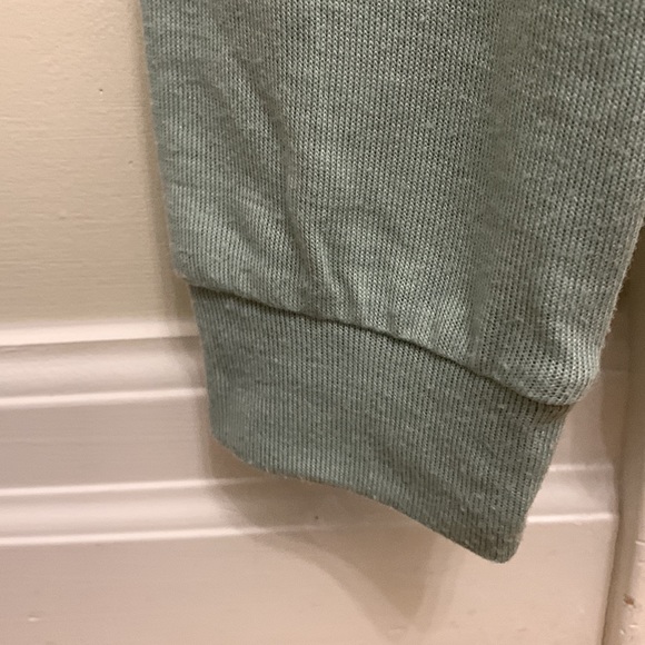 Sage green/ blue • long sleeved t-shirt • - Picture 4 of 7